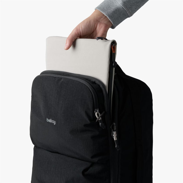 Bellroy Lightweight Lite Carry-On Rolling Holdall