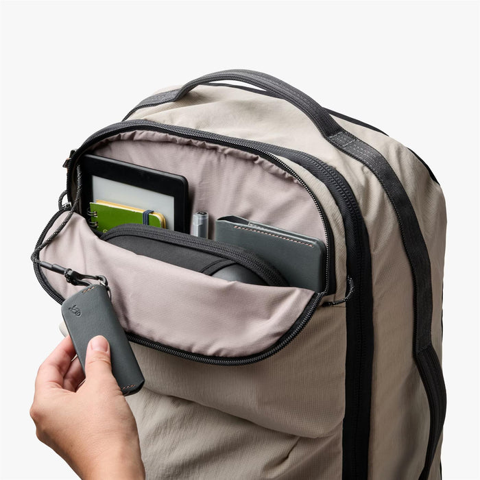 Bellroy Lightweight Lite Carry-On Rolling Holdall